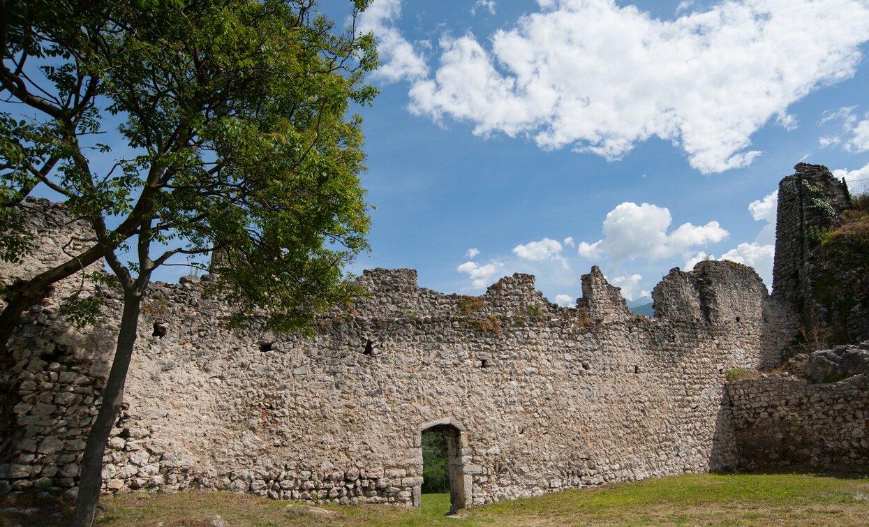 Ruins of Castle Penede - Nago | © Archivio Garda Trentino, Garda Trentino